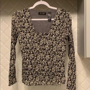 Gorgeous Woman’s Long Sleeve Top 🖤